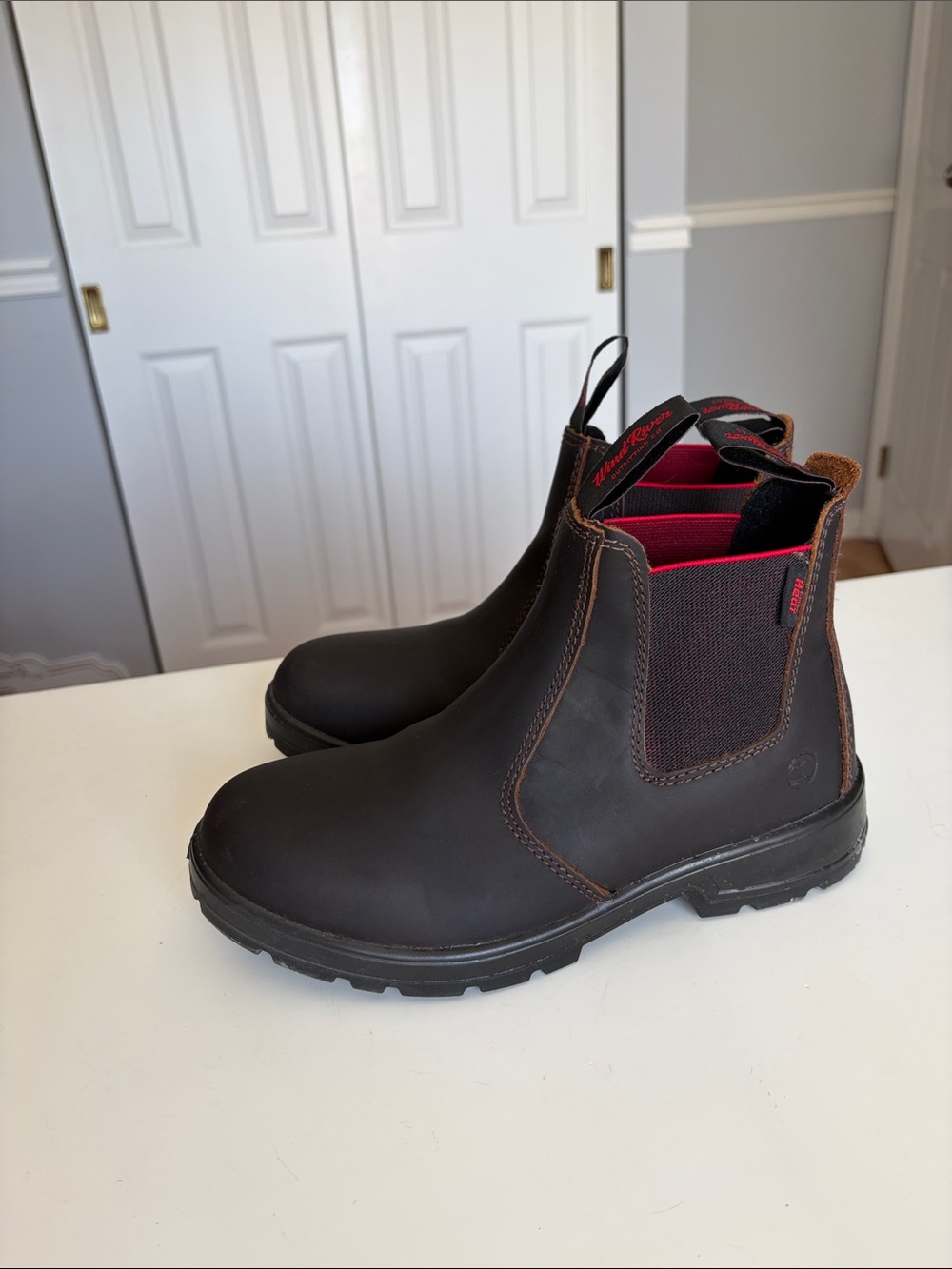 WindRiver Brown Leather Boots -Unisex (Women’s US 9 or Mens US 7) - Like New